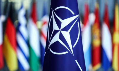 NATO 3.0, un pariu periculos: planul administrației Trump riscă să dărâme cei doi piloni fundamentali care protejează Europa