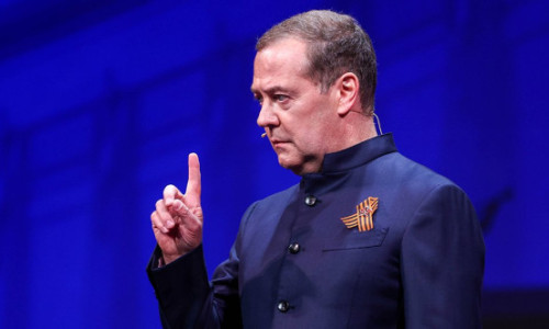 Medvedev cere Statelor Unite să-l asasineze pe Zelenski și îi spune lui Trump cum să facă asta