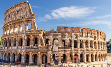 Avertisment pentru turiștii care au vizitat Italia: Actele de identitate scanate la recepție, furate de hackeri