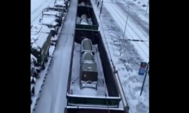 Trenurile Apocalipsei: Ruşii au adus la graniţa cu Ucraina zeci de rachete Iskander, care pot avea inclusiv încărcătură nucleară