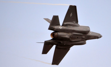 Descurajarea Rusiei în Europa. Scenariul formulat de un fost consilier NATO: România ar putea găzdui arme nucleare americane