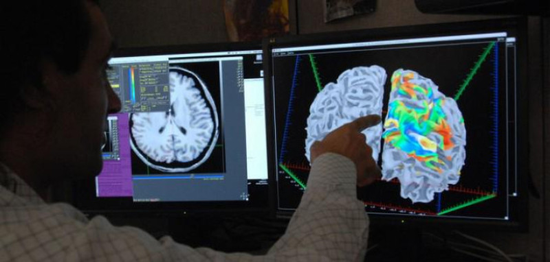 BOLNAVI ALZHEIMER TRANSMITERE TWITTER