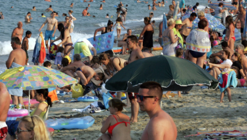 plaja oameni litoral crop1 - GettyImages - 21 iulie 2015