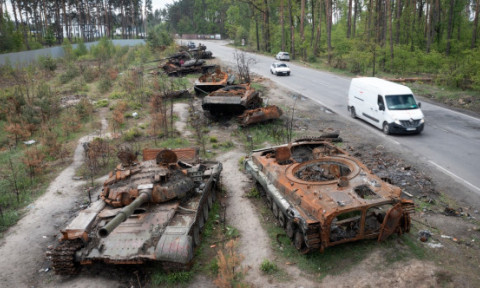 „Să vă amintiți cuvintele generalisimului”. De ce a ajuns șeful unei fabrici ruse de armament să-și dea foc în Piața Roșie din Moscova