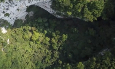 VIDEO. Descoperire impresionantă făcută într-o groapă adâncă de 192 de metri, în China