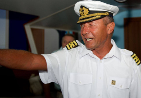 „Și pietrele mă cunosc în Strâmtoarea Ormuz”. Ce îl îngrijorează pe fostul comandant de vas Traian Băsescu, după atacarea Iran