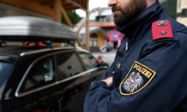 Metoda prin care un român l-a păcălit pe un austriac să-i dea toți banii din buzunar. De ce se tem acum polițiștii