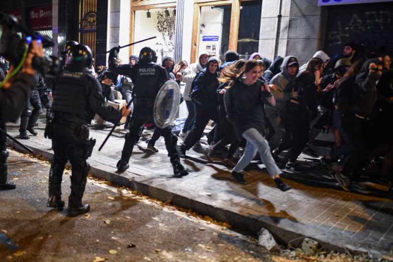 Barcelona Sees Another Night Of Protest Against Jailing Of Catalan Separatists