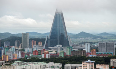 „Hotelul Pierzaniei”. Construcţia faraonică neterminată din Phenian care a devenit maşinărie de propagandă pentru Kim Jong-un