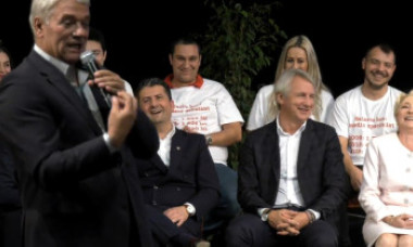 La limita ridicolului. Cum e lăudată Viorica Dăncilă de liderii din teritoriu: „De-aia are și corpul ăsta frumos!”