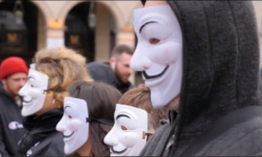 Veganii extremiști au trecut la atacuri. Măcelar: „Am rămas cu o coastă ruptă, n-am putut lucra o săptămână”