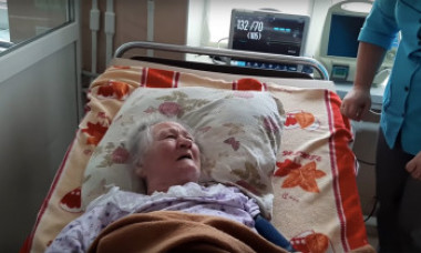 O femeie din Ucraina a revenit la viață la zece ore după ce i-a fost declarat decesul. Familia îi săpase între timp mormântul