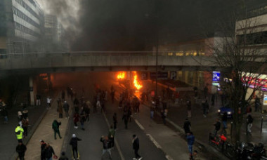 VIDEO. Incidente și incendii la Paris, cu ocazia unui concert. Una dintre marile gări ale capitalei franceze a fost închisă