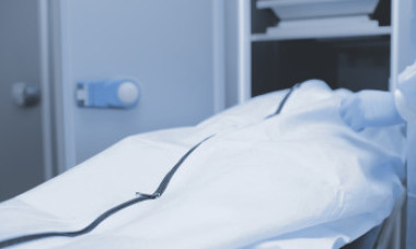 Un bărbat povestește cum i s-a cerut șpagă la morgă: 100 de lei, puși într-o cutie. Bonus - o poză cu cadavrul