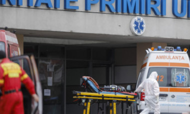 Mărturia unei femei care s-a externat la cerere: Veneau valuri de pacienți care aveau nevoie de oxigen. Atunci s-a instalat panica
