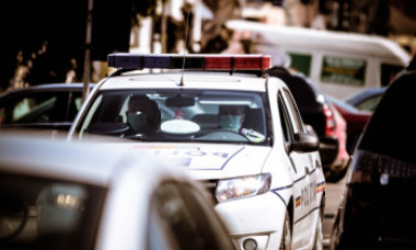 O tânără de 26 de ani din Iași a șantajat un bărbat cu poze și înregistrări intime. Ce a obținut de la el