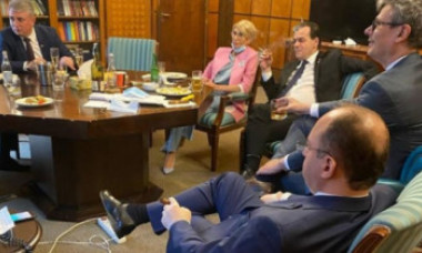 CTP, despre relaxarea de la Guvern: „Deci, băutură, țigări, trabuc, burți revărsate, femei! Iată dușmanii poporului!”