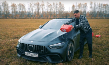 VIDEO. Momentul în care un vlogger și-a dat foc la mașina de 150.000 de euro. Cum și-a motivat gestul