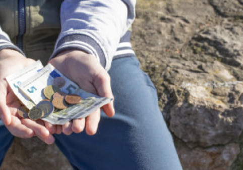Ce s-a întâmplat în Spania, după ce a fost introdus venitul minim garantat