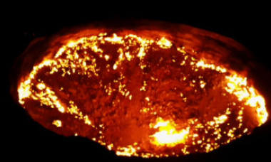 Sovieticii au descoperit întâmplător „Porțile Iadului”, apoi le-au dat foc. După 50 de ani, misteriosul crater e încă în flăcări
