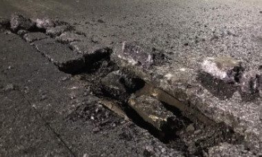 FOTO & VIDEO: Mai mulți șoferi și-au distrus mașinile după ce au circulat pe prima autostradă din Moldova