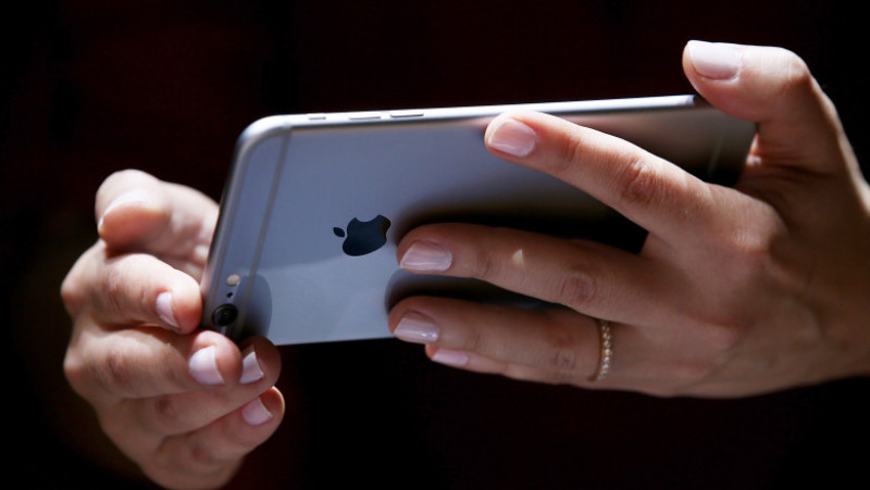 Apple Unveils iPhone 6