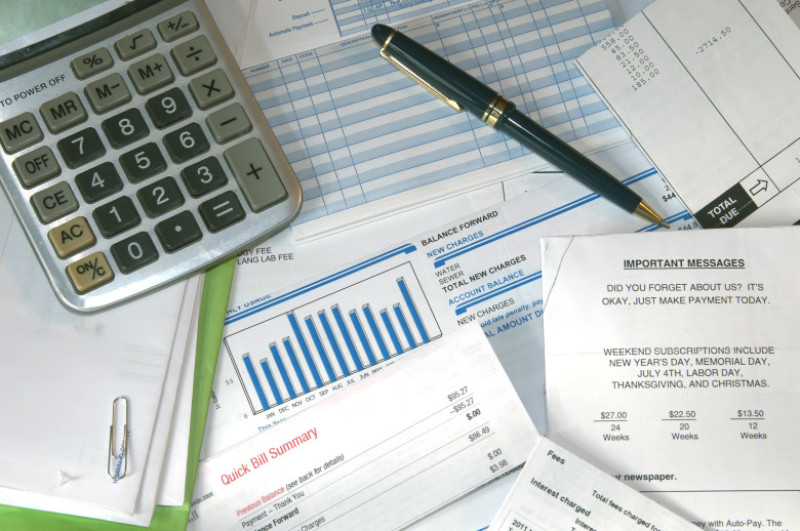 ECONOMIE CALCULATOR ThinkstockPhotos-506221892