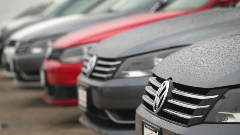 U.S. Government Orders Volkswagen To Recall 500,000 Vehicles Over Emissions Software