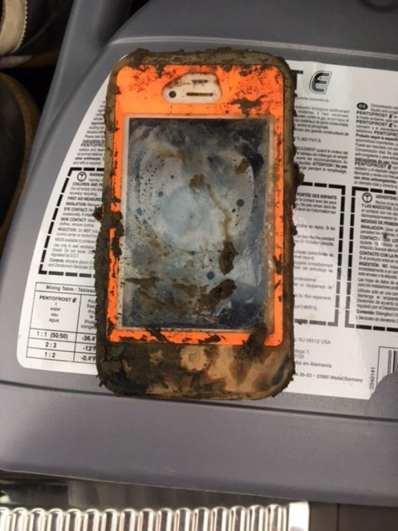 iphone scufundat1