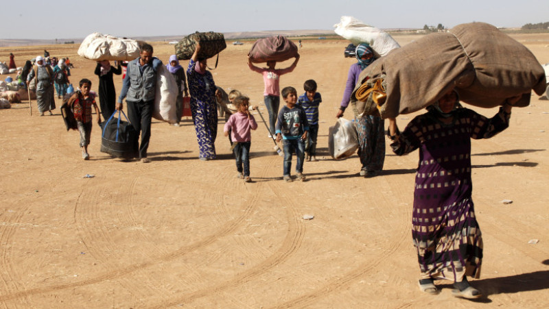 Refugees Flee Kobane As IS Forces Battle Kurdish Resistance