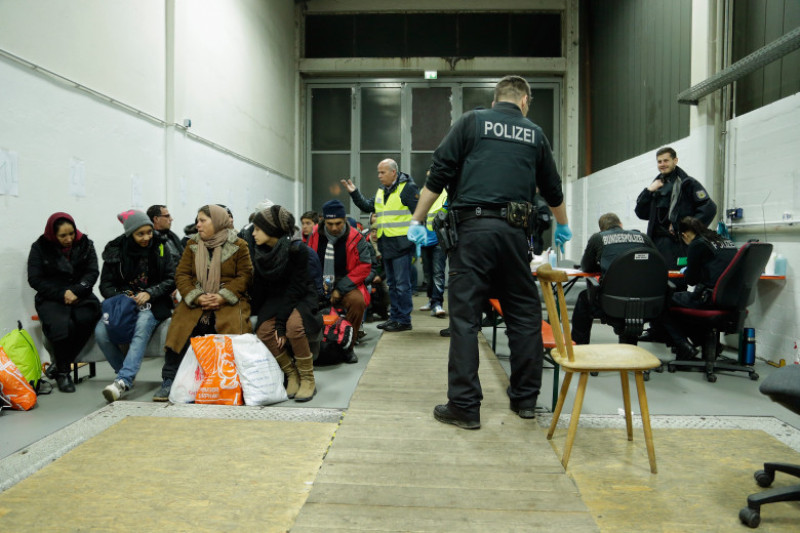 Refugees Flow Slows On German-Austrian Border