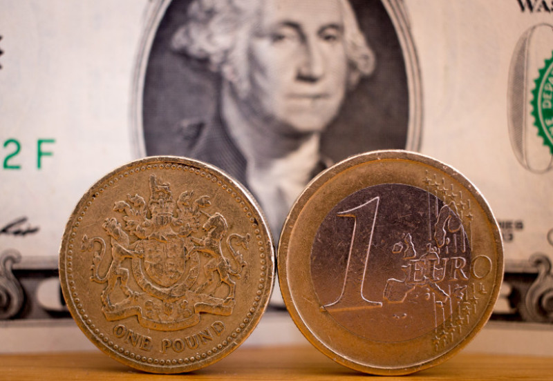 Currency Trading Fluctuates After UK's EU Referendum Result