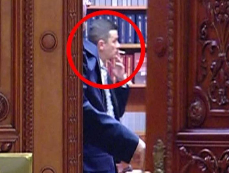 grindeanu fumand - captura realitatea