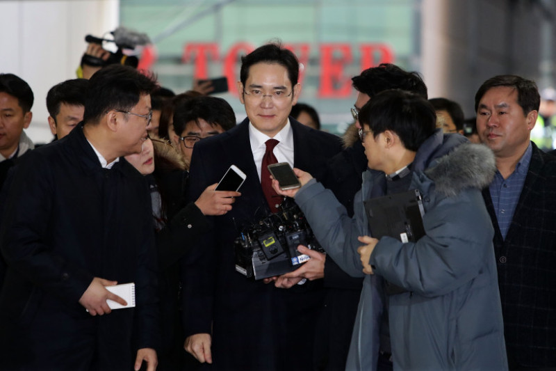 Samsung Vice Chairman Lee Questioned Over Bribery Allegations