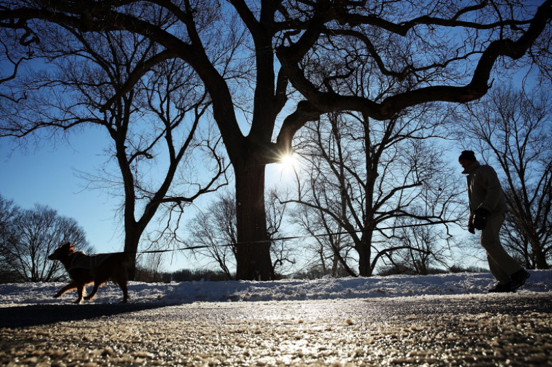 Huge Snow Storm Slams Into Mid Atlantic States