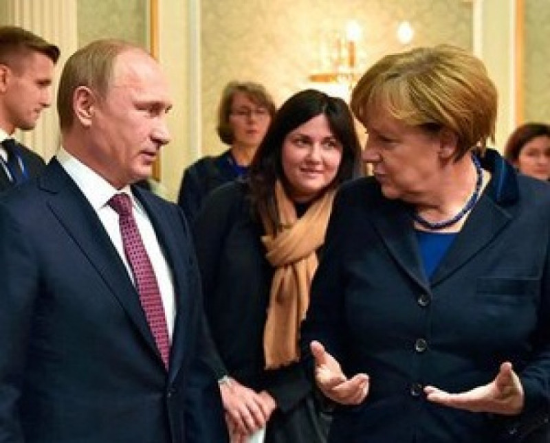 putin cu merkel si hollande - kremlin.ru