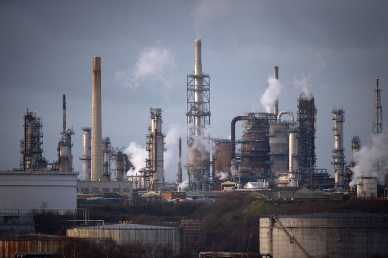 Falling Oil Prices Affecting The World's Economy