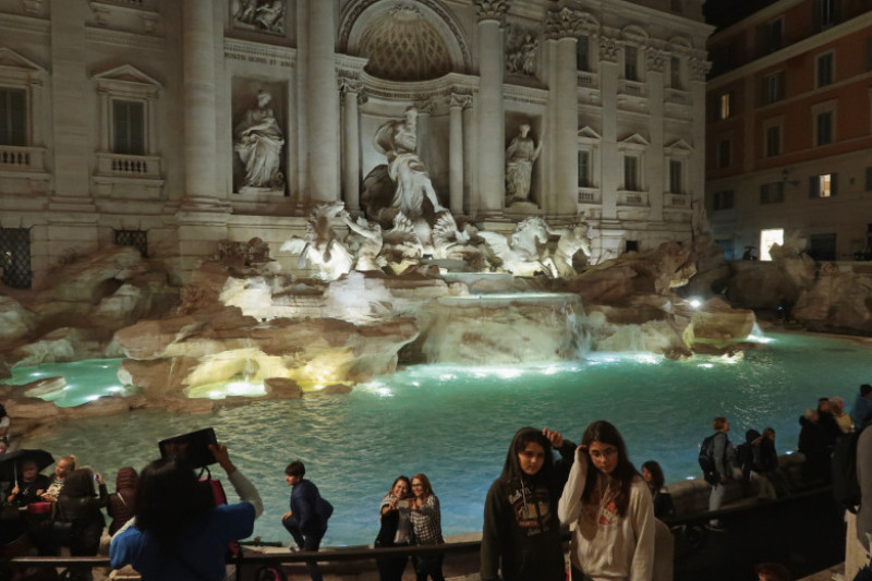 roma fontana di trevi