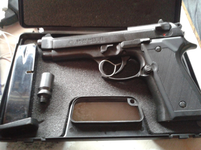 bruni pistol