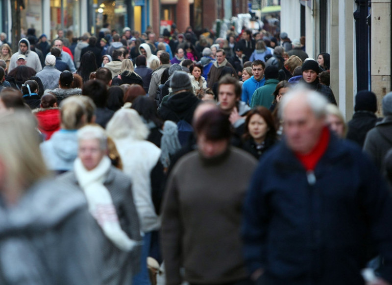High Streets Prepare For Last Minute Surge Of Christmas Shoppers