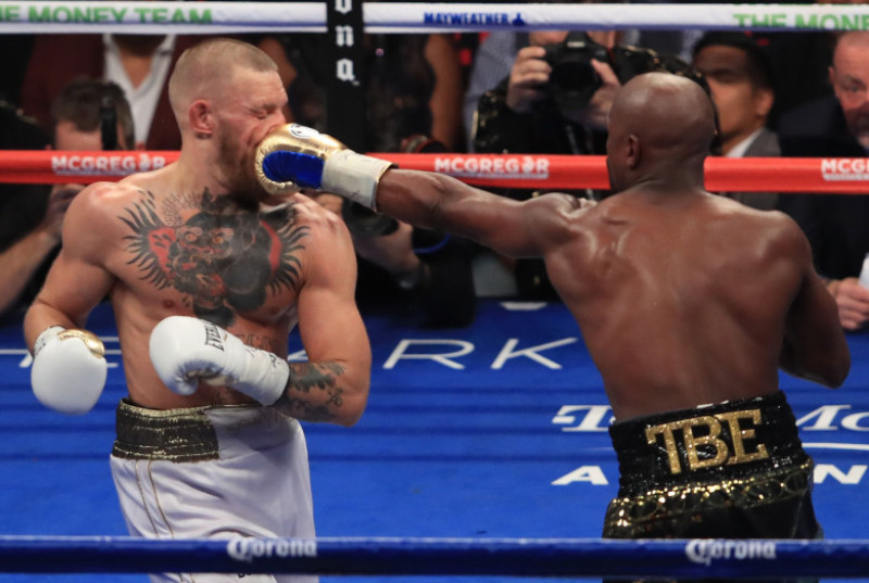 Cel Mai Scump Meci Din Istorie S A Incheiat Cu Victoria Lui Mayweather Care și A Anunțat și Retragerea