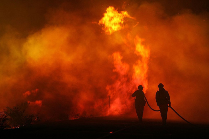 Deadly Wildfire Rages In Desert Near Palm Springs