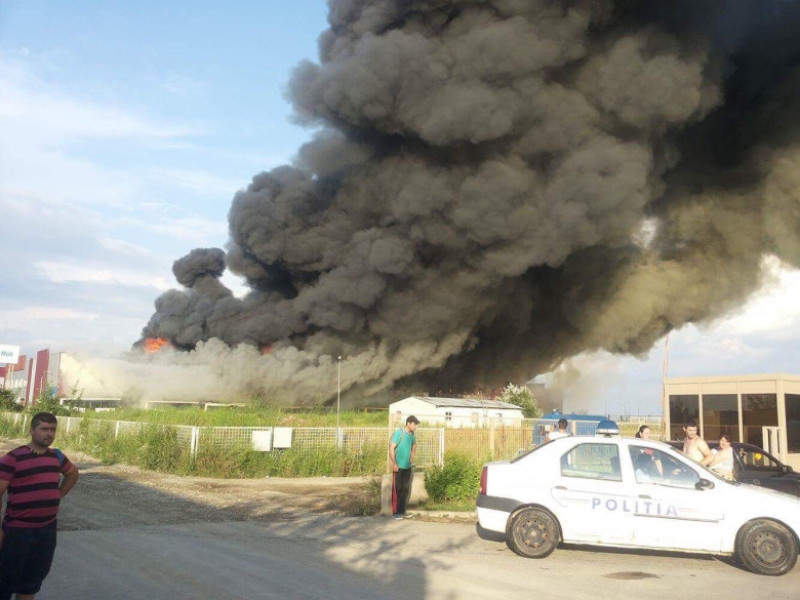inceput incendiu Balotesti 2