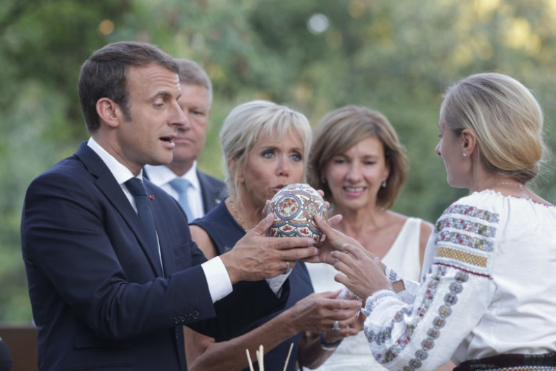 macron muzeul satului inquam