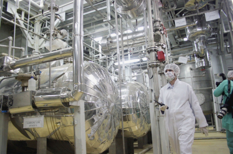 Iranian President Tours Nuclear Facilities