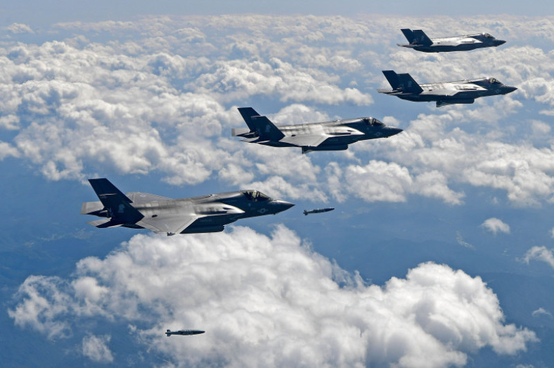 US Bombers Fly Near Military Demarcation Line Between Two Koreas