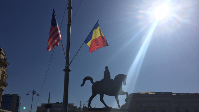 romania sua steaguri carol