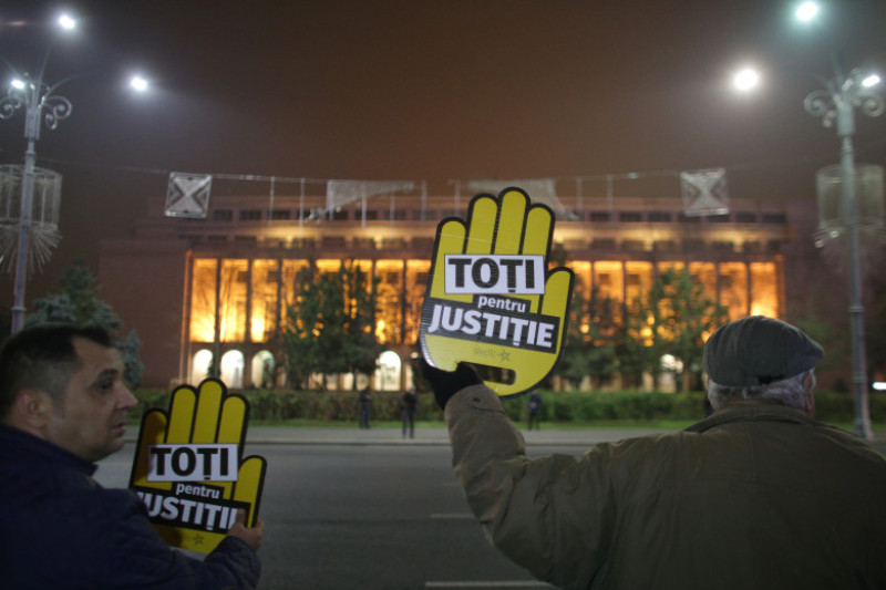 proteste piata victoriei 26 nov ganea