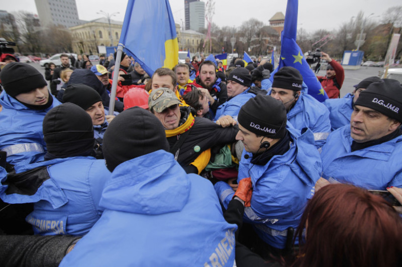 171202_PROTEST_TARG_VICTORIEI_04_INQUAM_Photos_George_Calin
