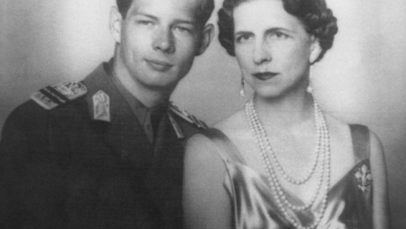 regele-mihai-si-regina-mama-elena-1940_f27dceebfeeaa1